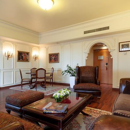 Le Commodore Hotel Beirut Exteriör bild