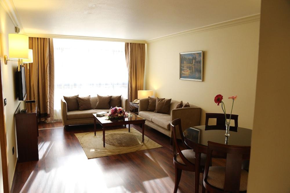 Le Commodore Hotel Beirut Exteriör bild