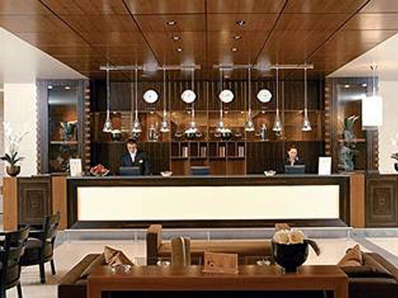 Le Commodore Hotel Beirut Exteriör bild