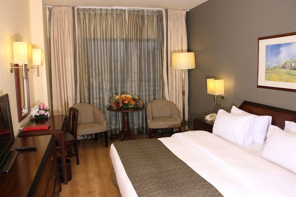 Le Commodore Hotel Beirut Exteriör bild