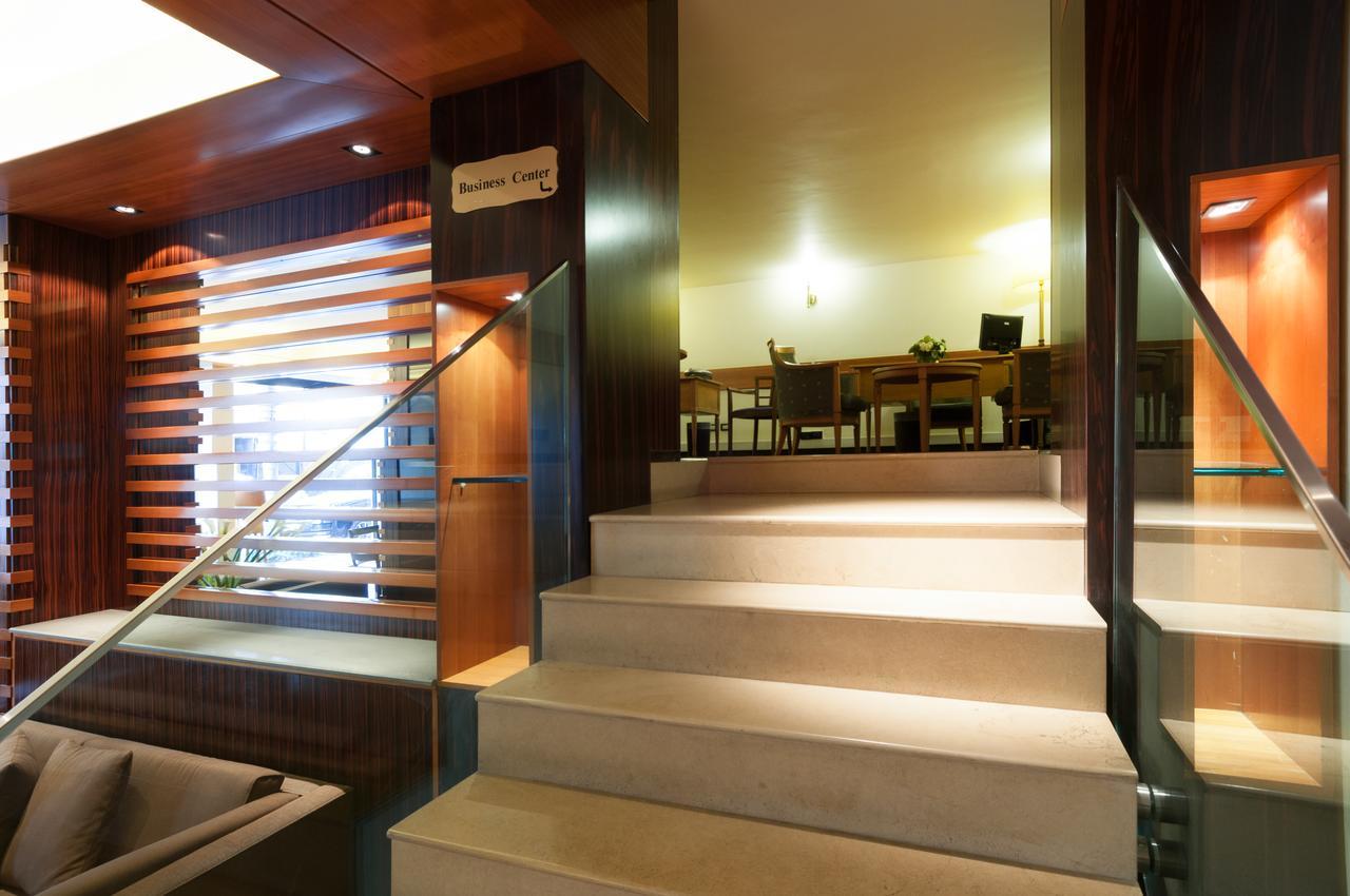 Le Commodore Hotel Beirut Exteriör bild