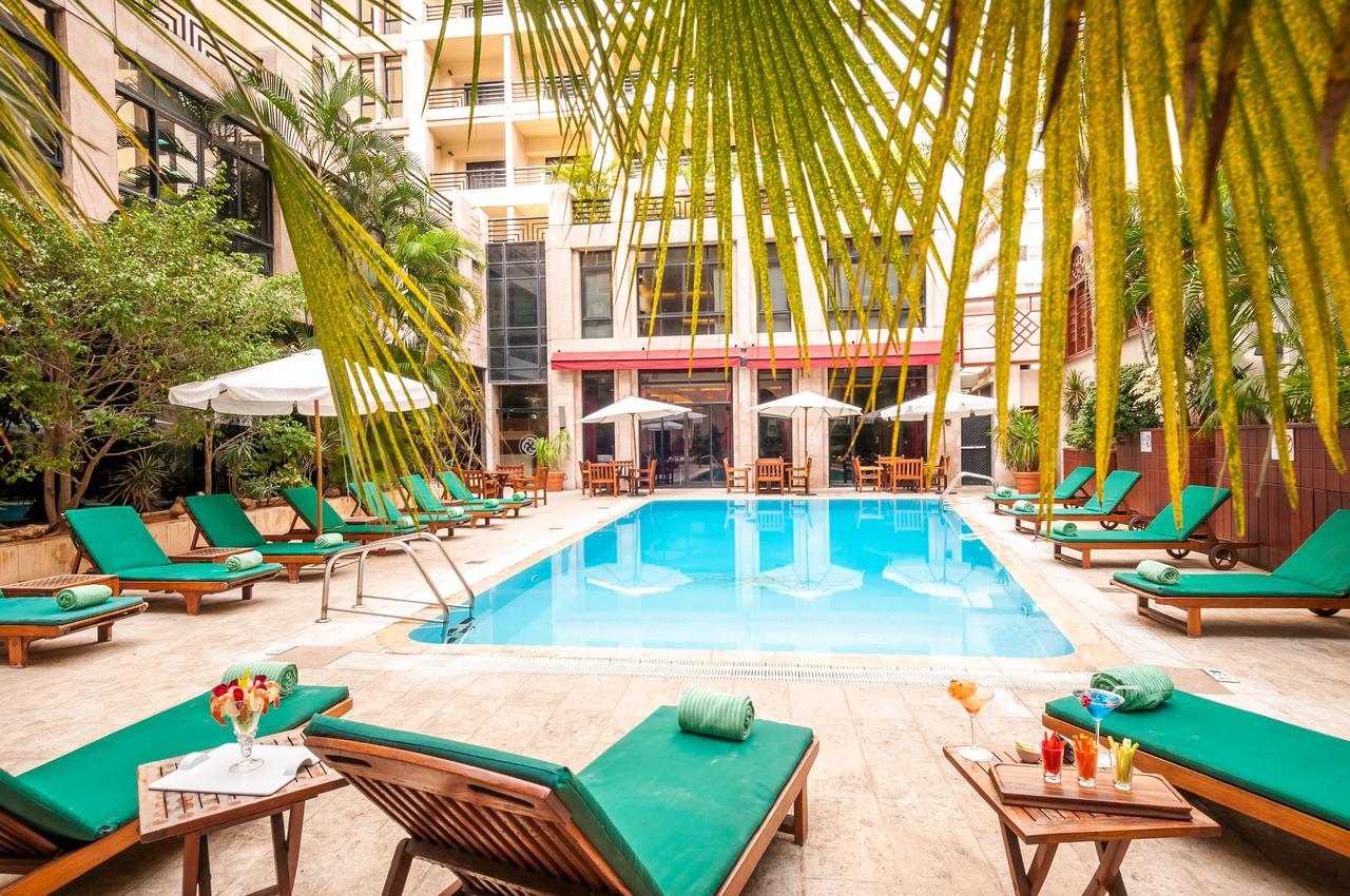 Le Commodore Hotel Beirut Exteriör bild