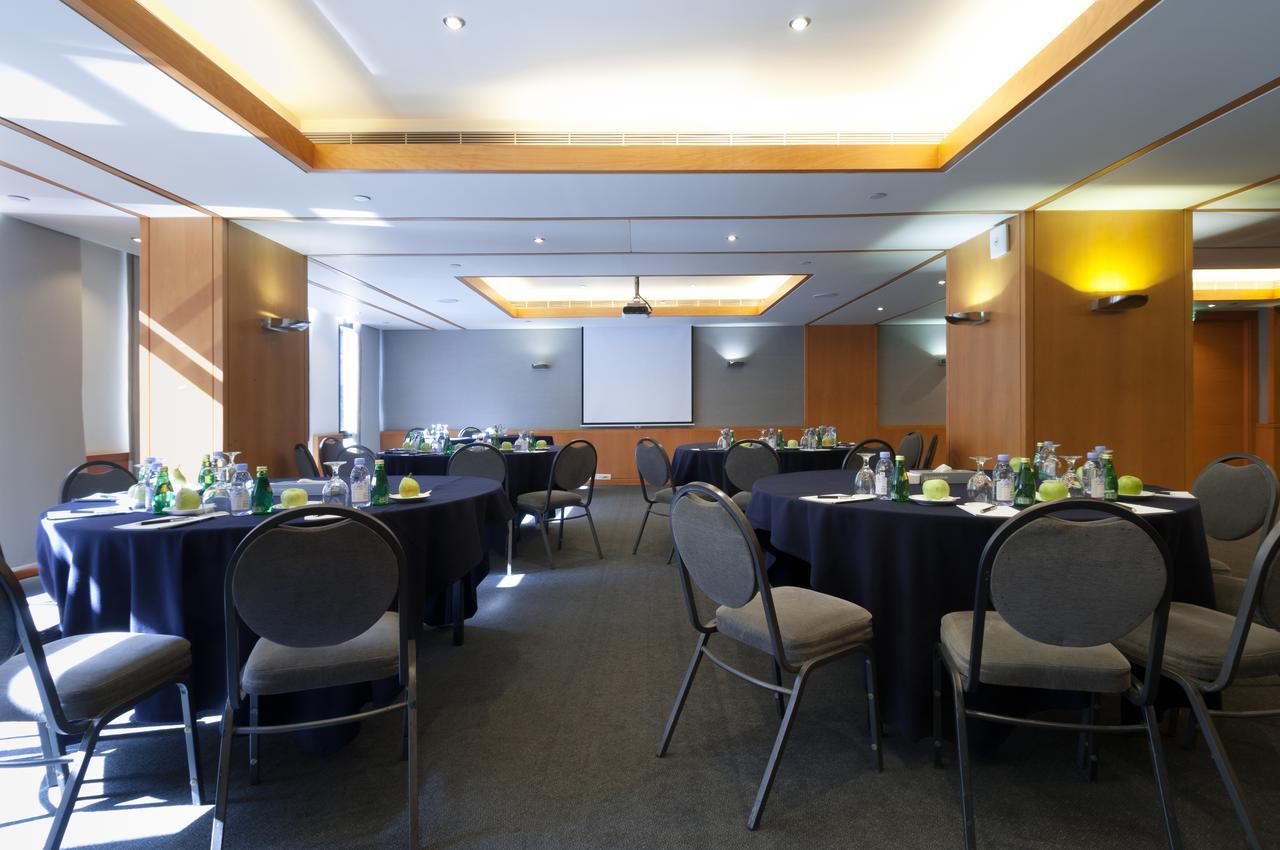 Le Commodore Hotel Beirut Exteriör bild