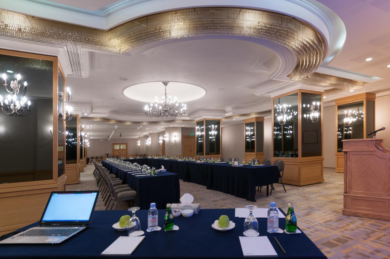 Le Commodore Hotel Beirut Exteriör bild