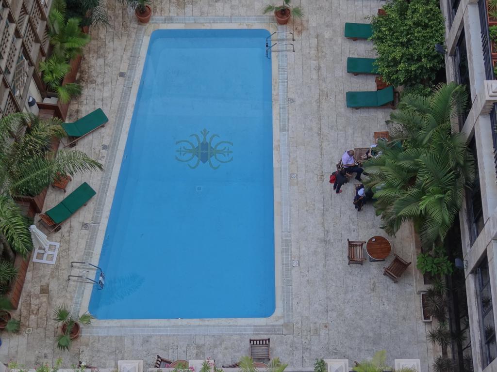 Le Commodore Hotel Beirut Exteriör bild