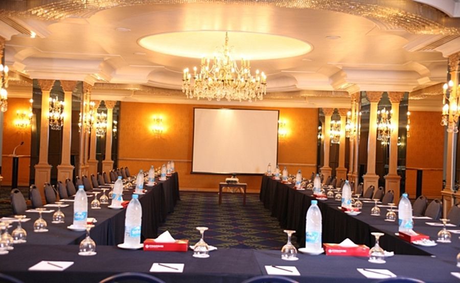 Le Commodore Hotel Beirut Exteriör bild